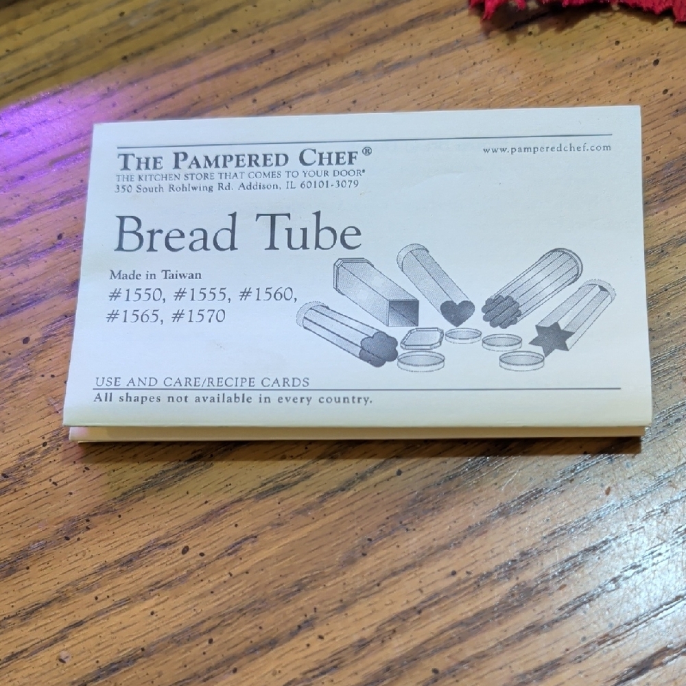 The Pampered Chef Silver Scalloped Bread Tube - Picture 3 of 4